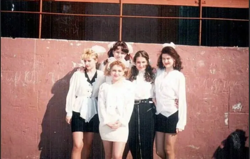 мода 90